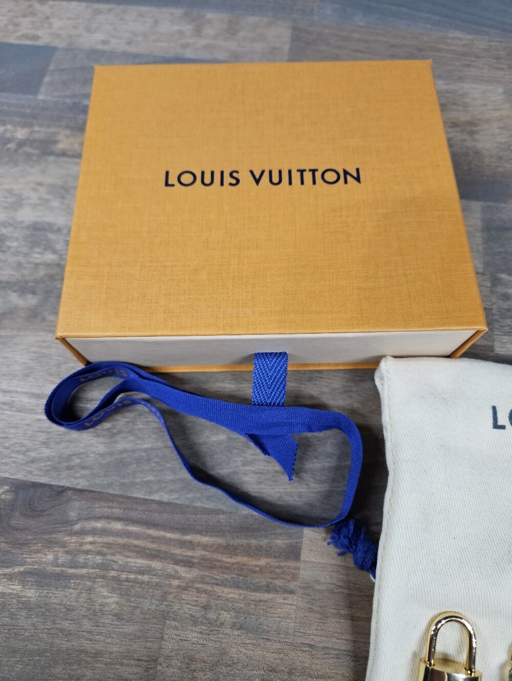 Louis Vuitton padlock #318 - Picture 3 of 9